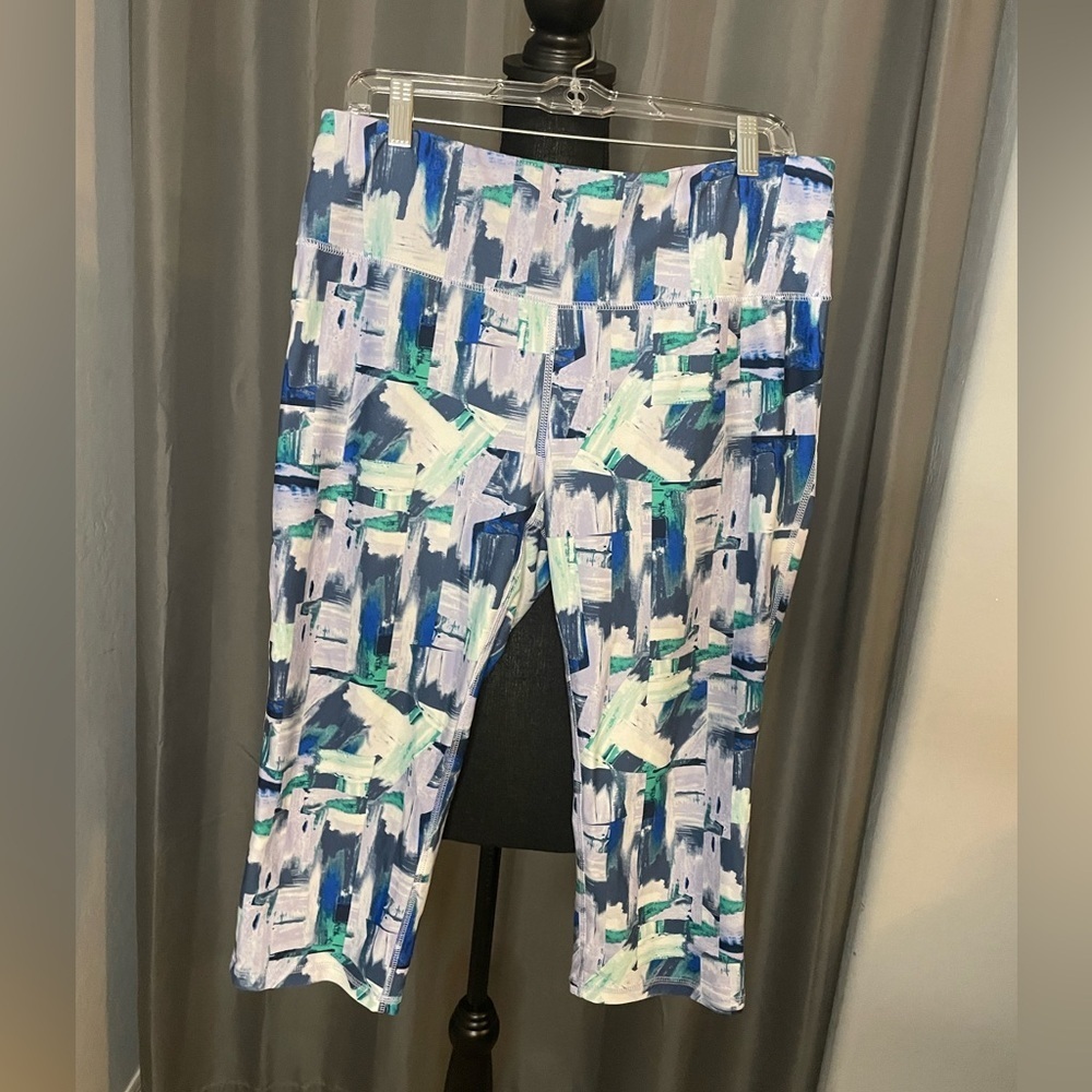139. DSG Capri Leggings, Size XL, EUC